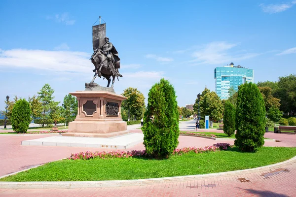 SAMARA, RUSIA - 09 de agosto de 2019: Embankment of the Volga River — Foto de Stock