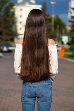 Geri görünüm kadın esmer saç