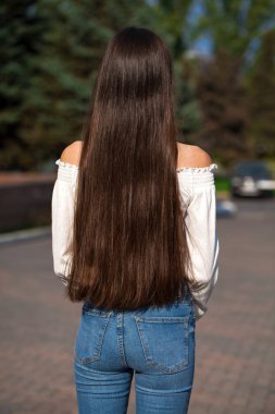 Geri görünüm kadın esmer saç