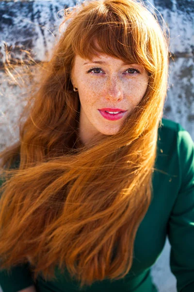 Happy Portrait red-haired woman — Stock Photo, Image