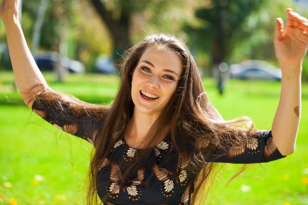 Portrait close up of young beautiful brunette woman — Stock Photo, Image