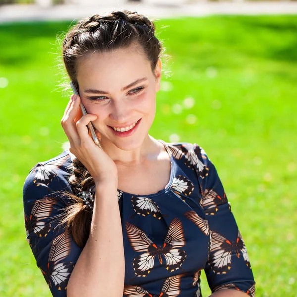 Portrait close up of young beautiful brunette woman — Stock Photo, Image