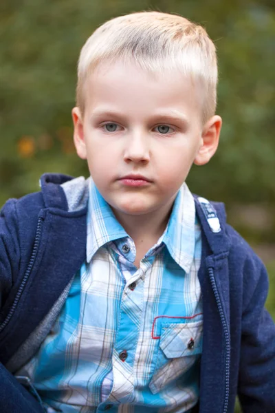 Little blonde boy, summer park outdoors — Stock Photo, Image