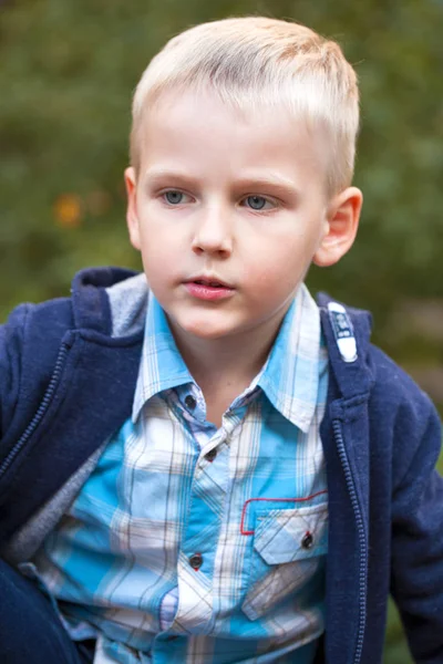 Little blonde boy, summer park outdoors — Stock Photo, Image