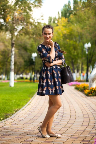 Young beautiful brunette woman — Stock Photo, Image