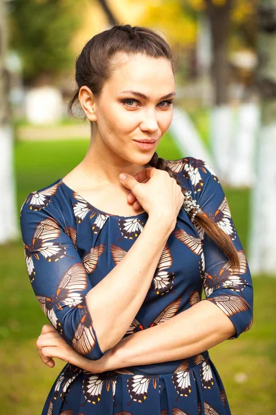 Portret close up van jonge mooie brunette vrouw — Stockfoto