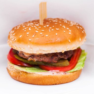 Restoran yemeği - sığır hamburgeri