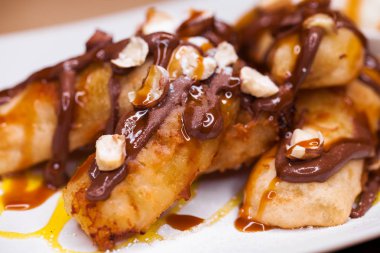 Restoran çanak muz tatlı 