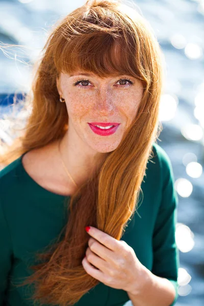 Happy Portrait red-haired woman — Stock Photo, Image