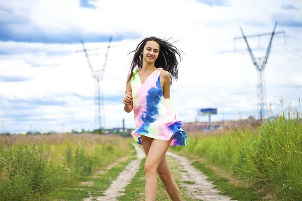 Retrato de bela jovem mulher feliz — Fotografia de Stock