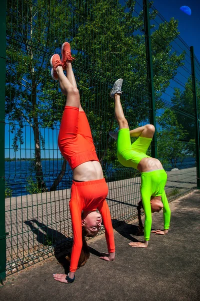 Full Body Portrait Young Beautiful Fitness Models Sportswear Trains Blue — Stock Photo, Image