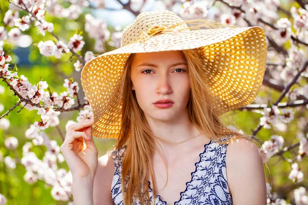 Close Portrait Young Blonde Woman Straw Hat — Stock Fotó