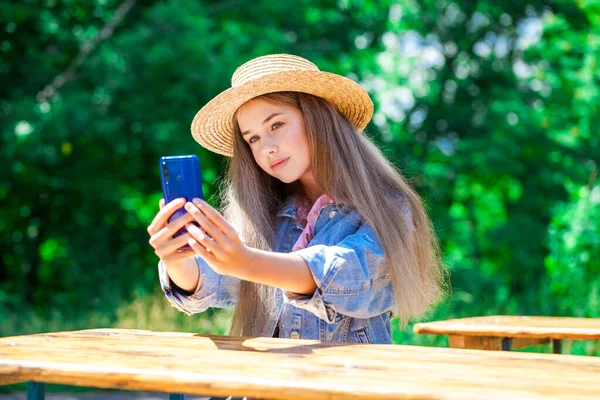 Portrait Young Girl Straw Hat — Stock Photo, Image