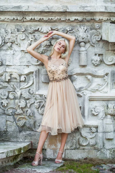 Full Body Portrait Young Beautiful Blonde Woman Beige Dress — Stock Photo, Image