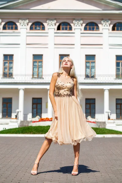 Full Body Portrait Young Beautiful Blonde Woman Summer Dress Street — Stock Photo, Image