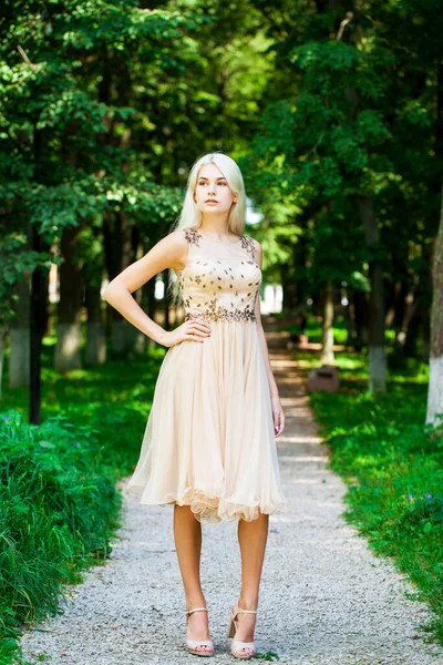 Full Body Portrait Young Beautiful Blonde Woman Beige Dress Summer — Stock Photo, Image