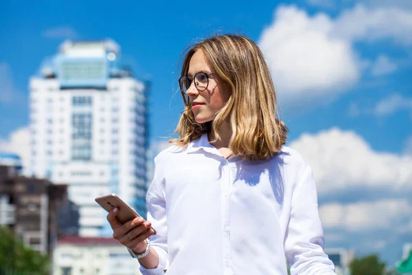 Portrait Une Jeune Belle Fille Affaires Lunettes — Photo