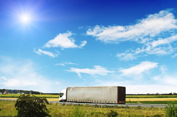 Blue Truck Trailer Countryside Road Fields Green Trees Blue Sky — Stock Photo, Image