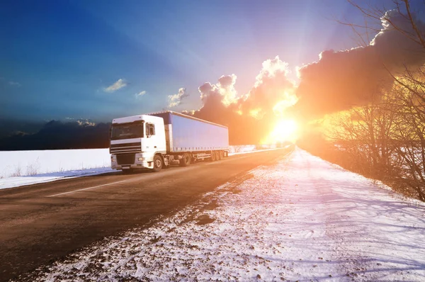 White Truck Blue Trailer Space Text Winter Countryside Road Snow — Stock Photo, Image