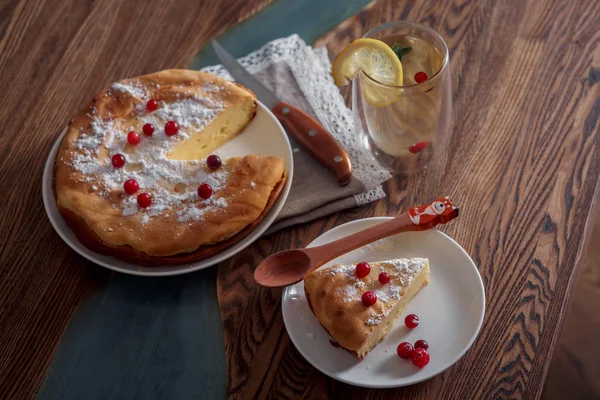 Desayuno Con Tarta Queso Con Arándanos Azúcar Verde Limón Sobre — Foto de Stock