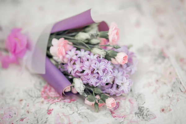 Lente Boeket Roze Paarse Kleuren Met Anjer Hyacint — Stockfoto