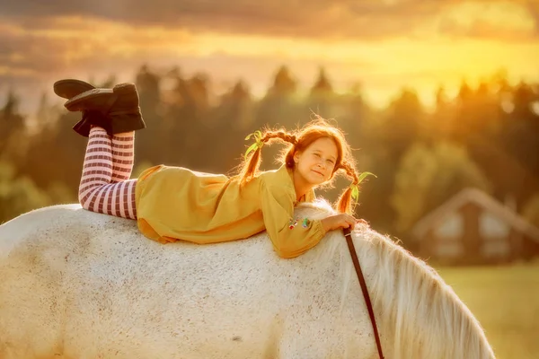 Pippi Longstocking with her horse — Stock Photo, Image