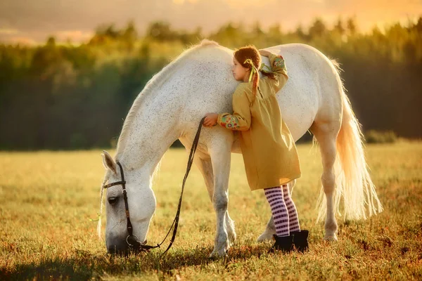 Pippi Longstocking with her horse — Stock Photo, Image