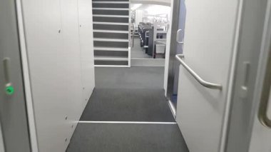 Yüksek hızlı tren ilk kişi pov iç yol gösterecek.