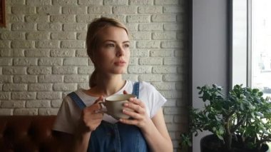 Çay'nın genç kadınla