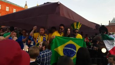 İnsanların milli futbol takımı giyim