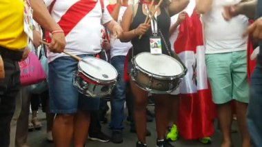 Peru Milli Futbol Takımı insanlarda giymek