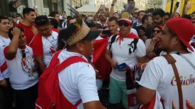 Peru Milli Futbol Takımı insanlarda giymek