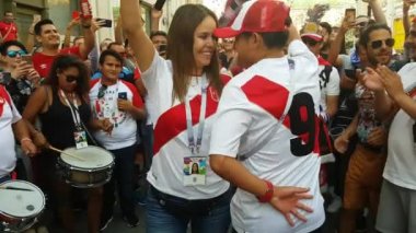 Peru Milli Futbol Takımı insanlarda giymek