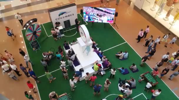 Strefa fanów piłki nożnej w centrum handlowym — Wideo stockowe