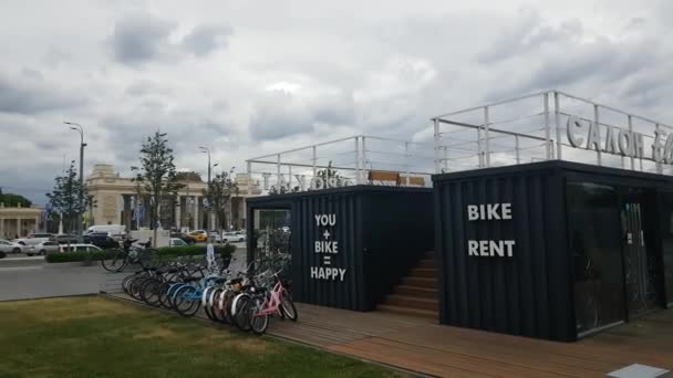 Estação de aluguel de bicicleta — Vídeo de Stock