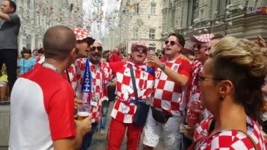 Hırvat milli futbol takımı insanlarda giymek