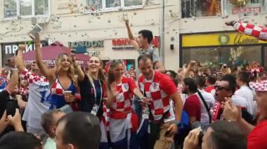 Hırvat milli futbol takımı insanlarda giymek