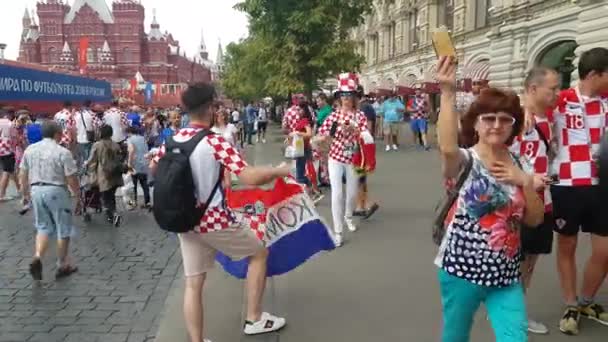 Lidé v Chorvatské národní fotbalový tým opotřebení — Stock video
