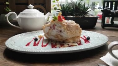 Ev yapımı beze pasta