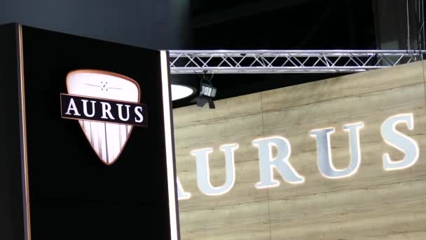 Modern Rus Aurus ikinci el araba — Stok video