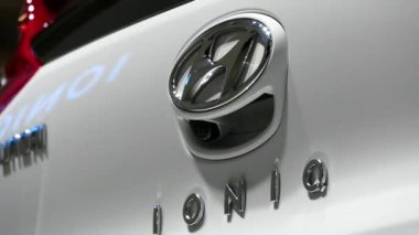 Elektrikli ve hibrit araba tanıtımı