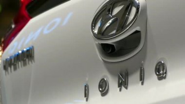 Elektrikli ve hibrit araba tanıtımı