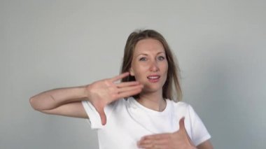 Güzel kadın el hareketi çerçeve