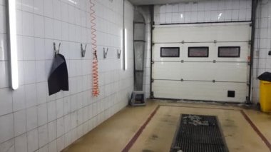 Boş oto yıkama kutusu