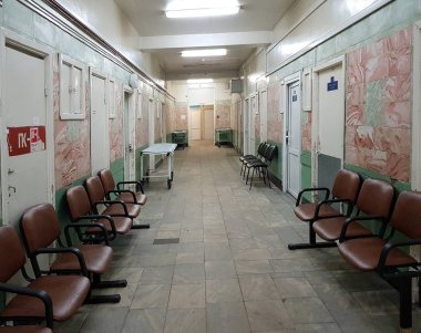 Boş hastane koridoru