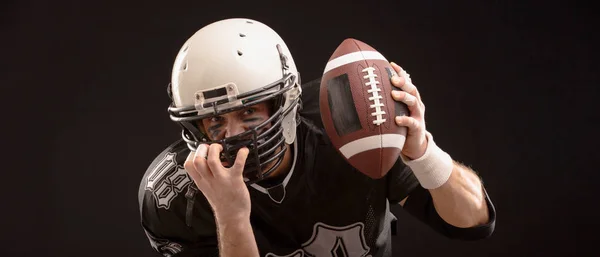 Nahaufnahme Porträt eines amerikanischen Fußballspielers — Stockfoto