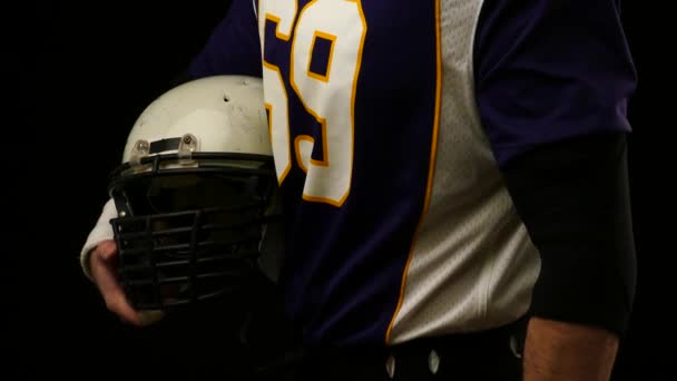 Helm des American Football-Spielers — Stockvideo