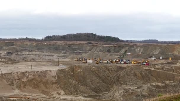 琥珀色の抽出のための大きな採石場 — ストック動画