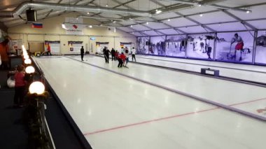 Buzda Curling oyunu