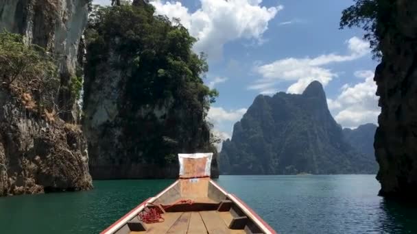 Gita in barca nel parco nazionale di Khao Sok — Video Stock